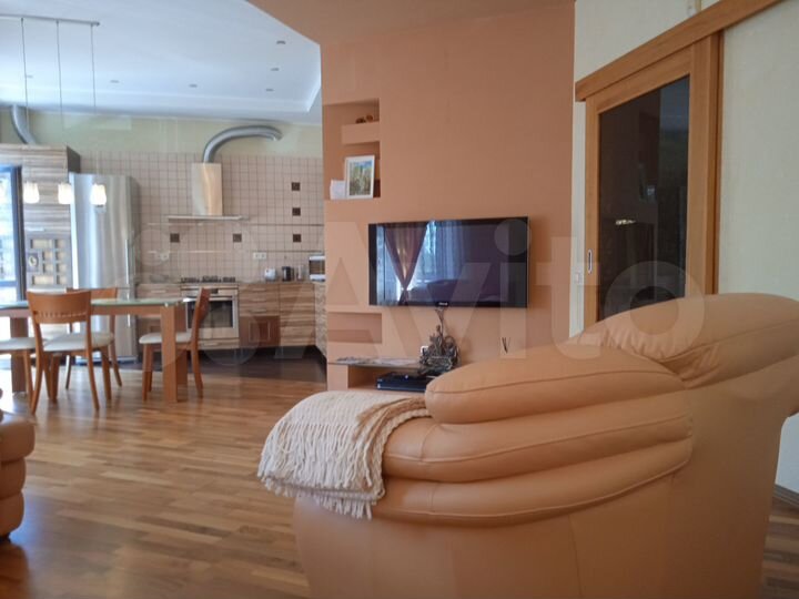 2-к. квартира, 75,7 м², 1/6 эт.