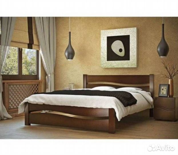 Кровать из дерева