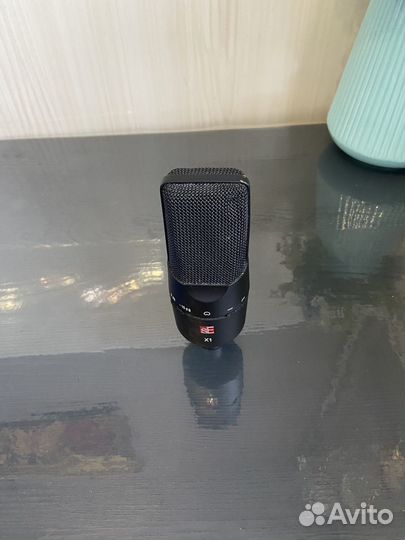 Студийный мифрофон se electronics x1