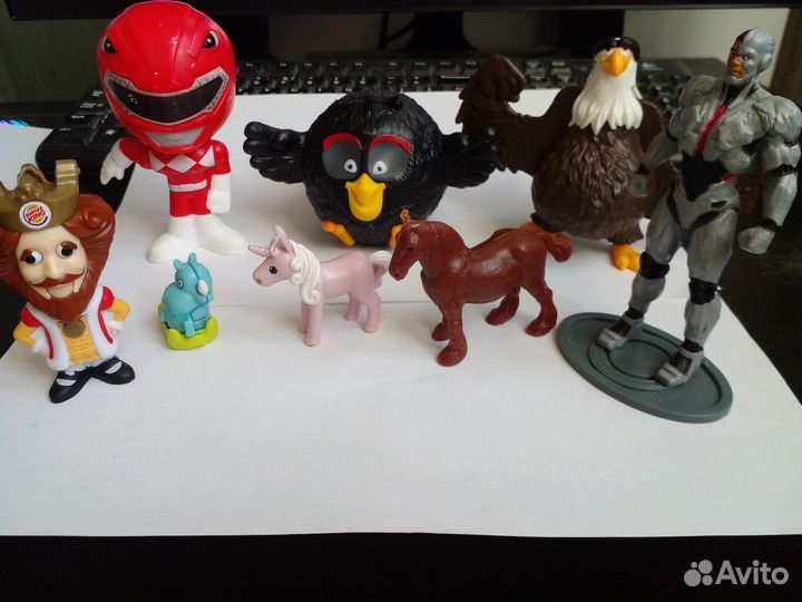 Фигурки коллекционные киндер сюрприз и другие