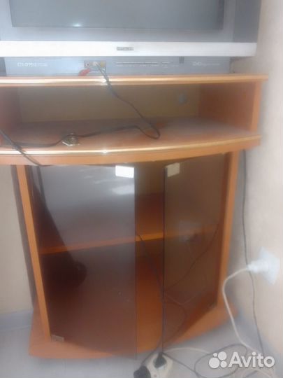 Продам тумбочку под телевизор
