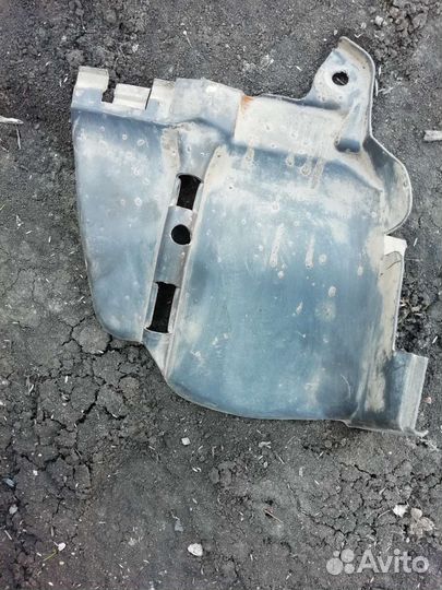 Пыльник двигателя правый638303094