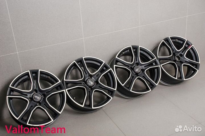 Лот M28293 Фирменные 17-е диски OZ adrenalina