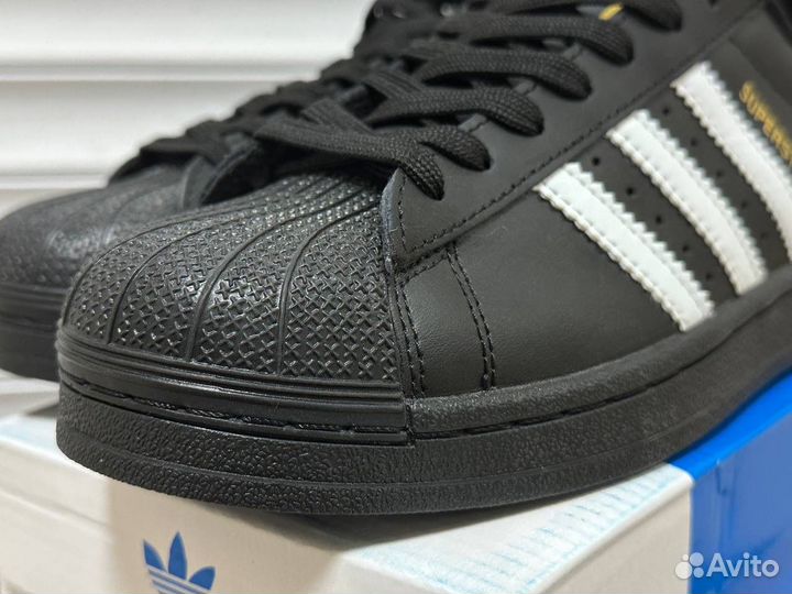 Adidas superstar black