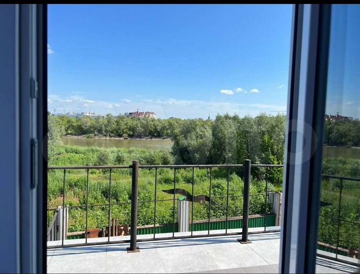 Коттедж 300 м² на участке 5 сот.