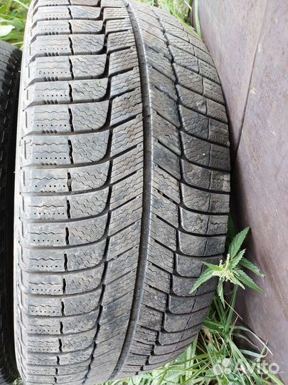 Michelin X-Ice XI3 245/45 R18