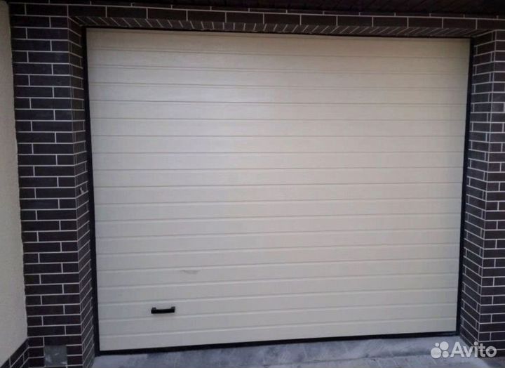 Секционные ворота