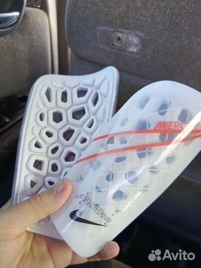 Щитки футбольные nike