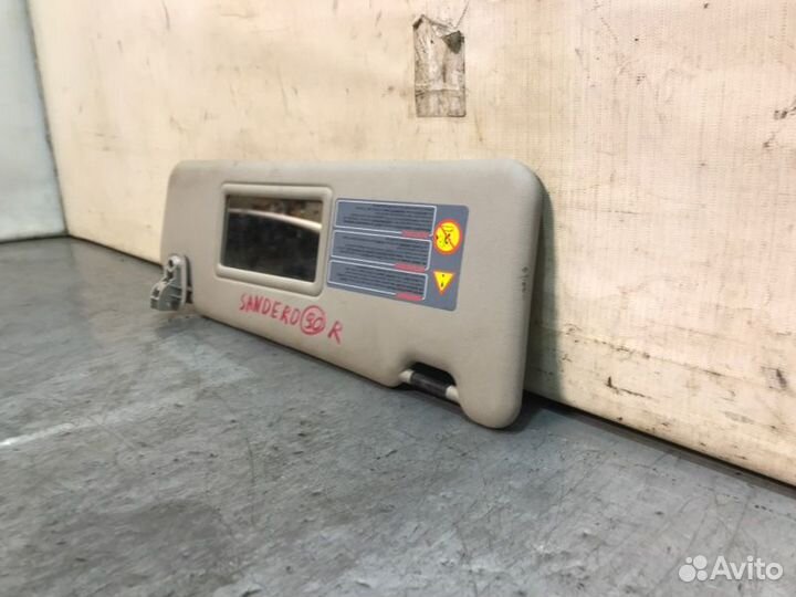 Козырек солнцезащитный правый Renault Sandero