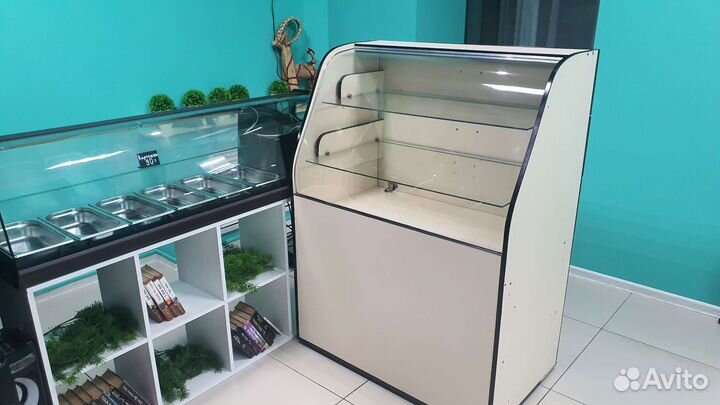 Шкаф витрина