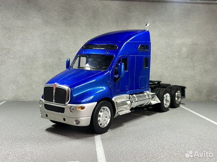Коллекционная модель Kenworth T2000 1:32 Welly