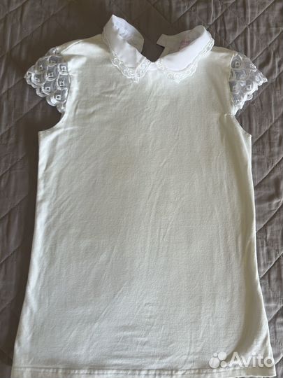 Белая школьная блузка