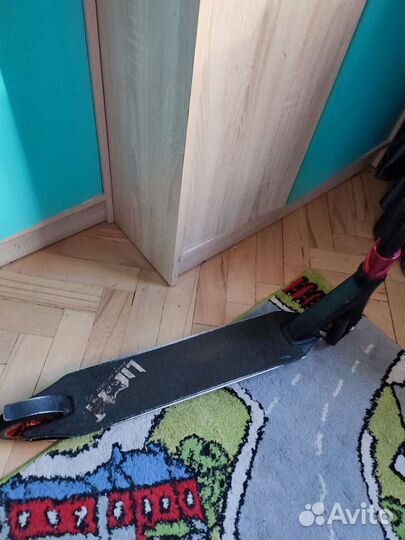 Трюковой самокат Limit