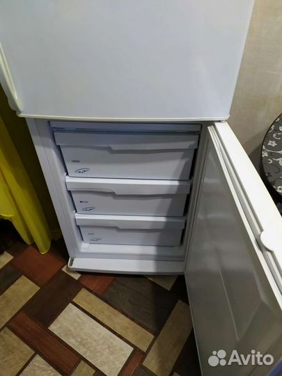 Холодильник бу Pozis