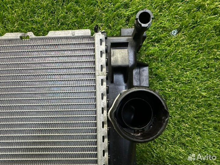 Радиатор охлаждения двигателя Mercedes E W212