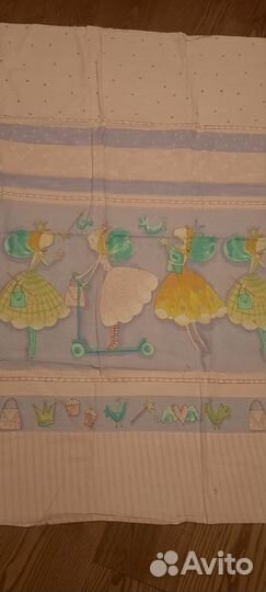 Детское одеяло и подушка в кроватку