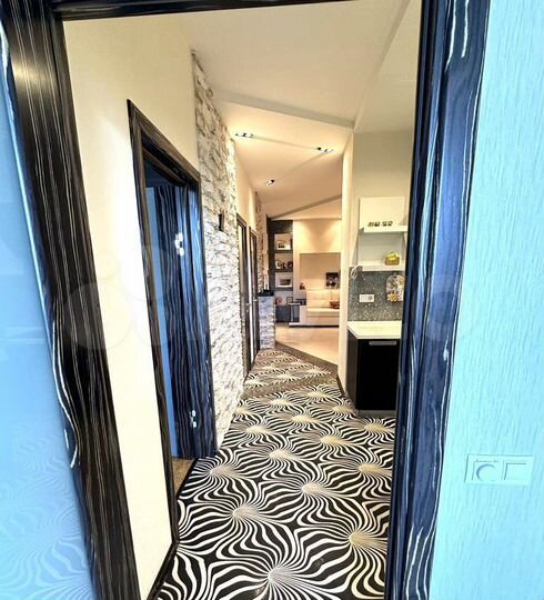 2-к. квартира, 77 м², 3/19 эт.