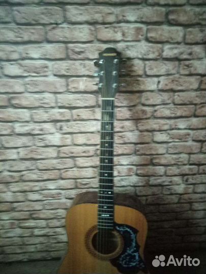 Акустическая гитара