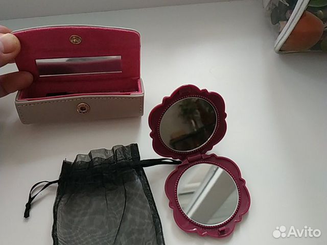 Зеркало для макияжа увеличительное и обычное