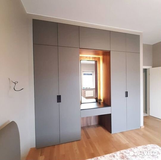 Шкаф распашной на заказ