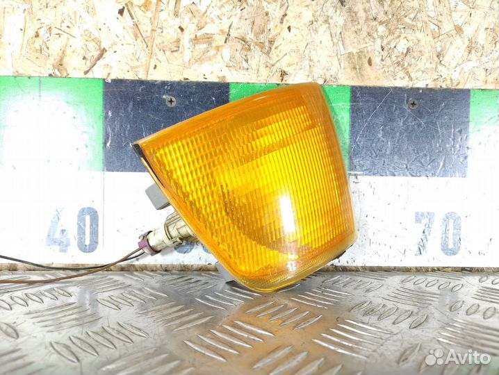 Поворотник левый Audi 80/90 1986 1991