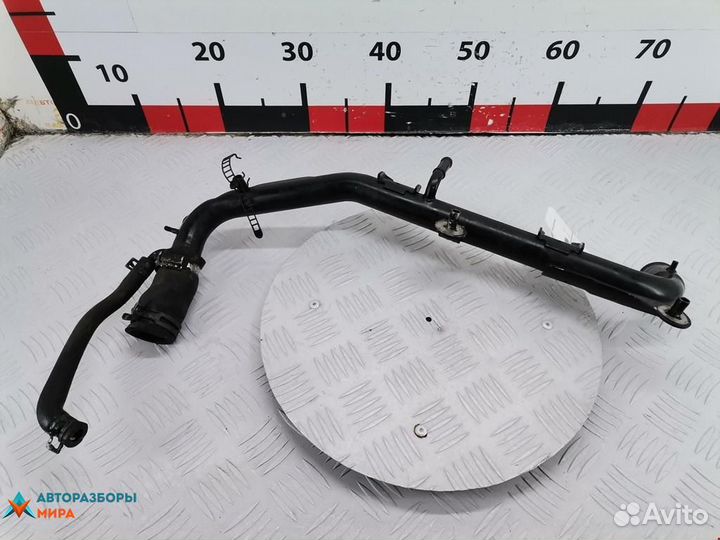 Патрубок радиатора Volkswagen Passat B5 1998