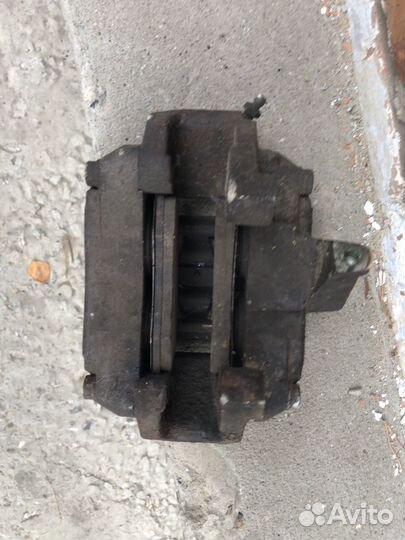 Тормозной суппорт mercedes