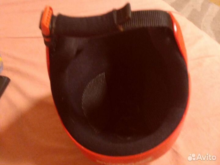 Горнолыжный шлем