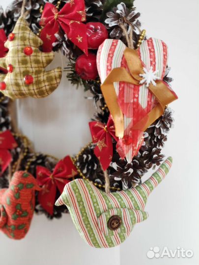 Рождественский венок новогодний подарок игрушки