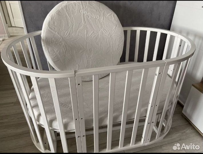 Детская кроватка трансформер с маятником