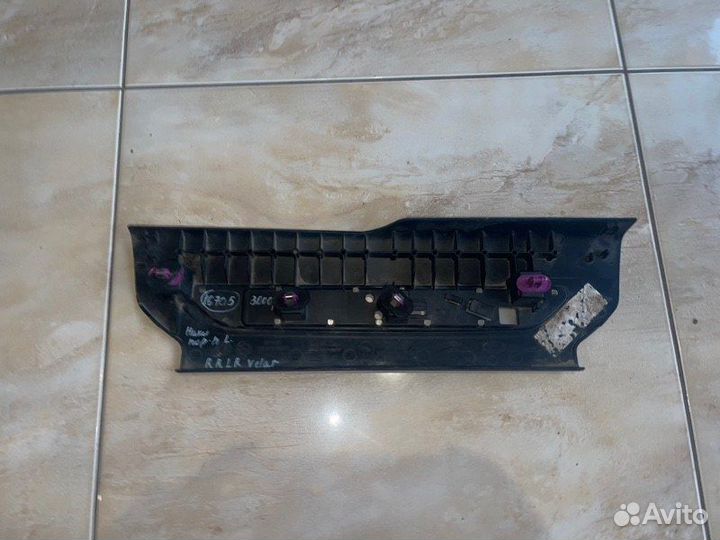 Накладка порога передняя левая Land Rover Range