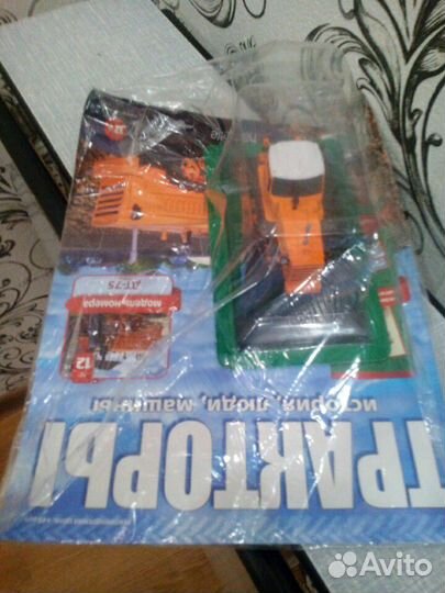 Модель трактора дт-75, 1:43.Тракторы 12