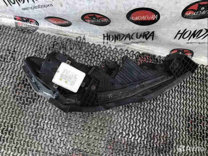 Фара левая Acura TL