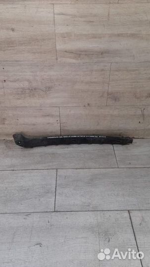 Кронштейн заднего бампера задний правый Skoda