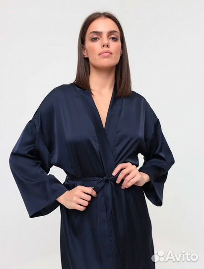 Длинный атласный халат