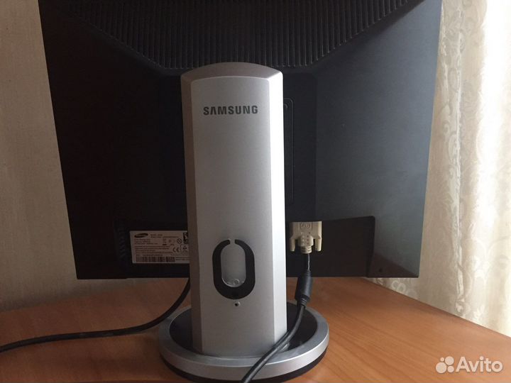 Монитор Samsung 203B