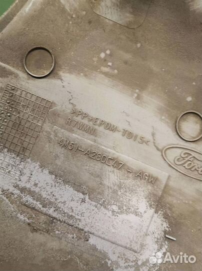 Обшивка стойки Форд Фокус 2