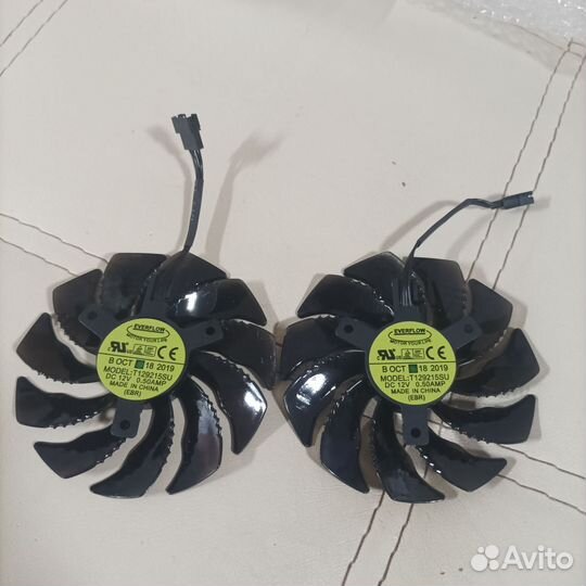 Gigabyte T129215SU Rx 580 GTX 1060