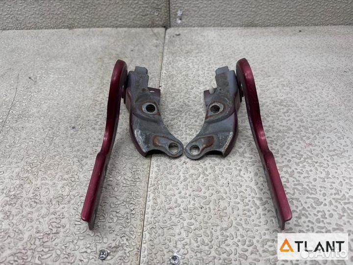 Петля капота mazda demio