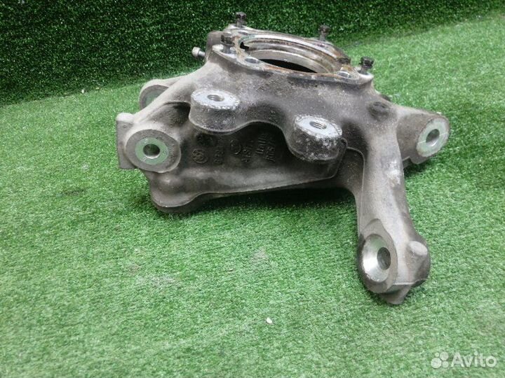 Кулак поворотный задний правый Bmw 5-Series F10