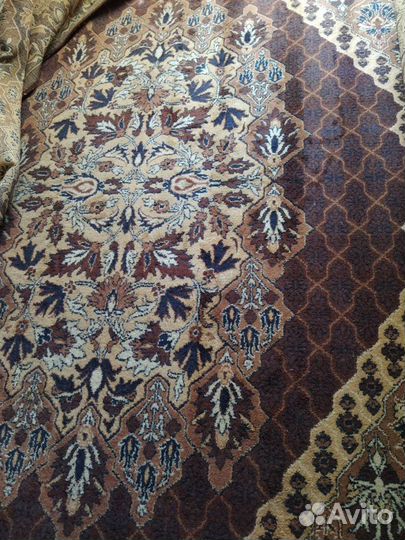 Ковер в отличном состоянии, натуральная шерсть