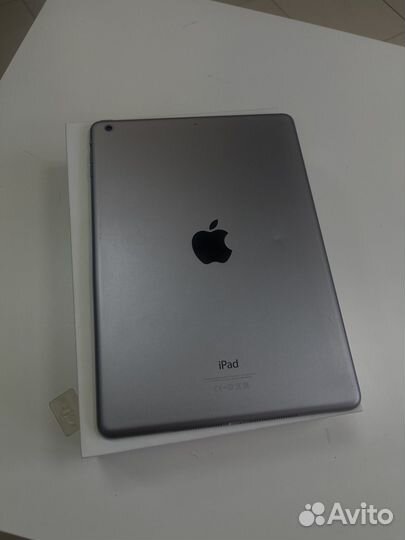 Планшет Apple iPad Air 32Gb Wi-Fi Space Gray