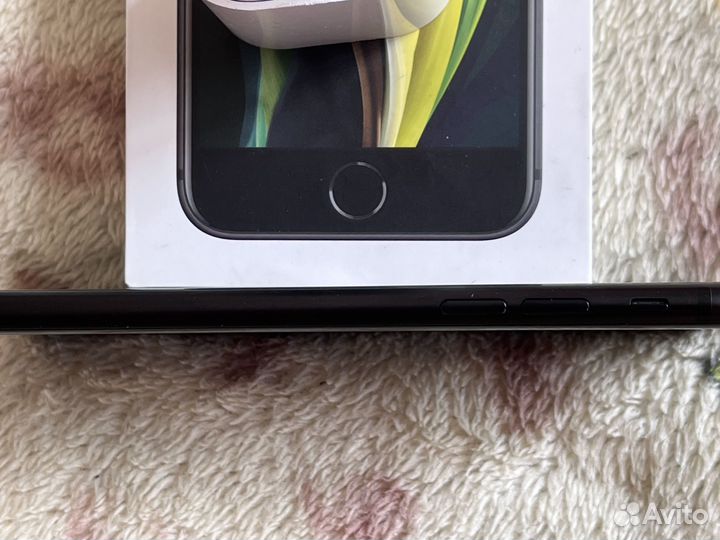 iPhone SE (2020), 64 ГБ