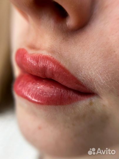 Модель перманент татуаж губ