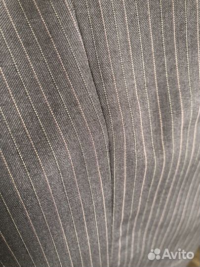 Продам школьный костюм на первоклассника