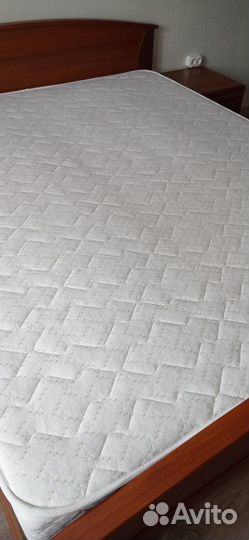 Кровать с матрасом 160х200 