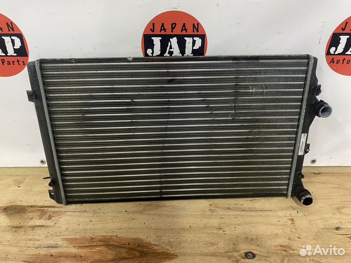 Радиатор охлаждения Audi A3 8P