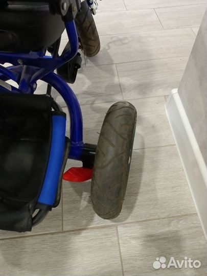 Трехколесный велосипед с родительской ручкой