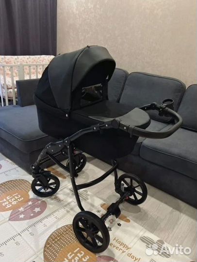 Коляска 3 в 1 состояние новой