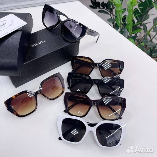 Солнцезащитные очки prada